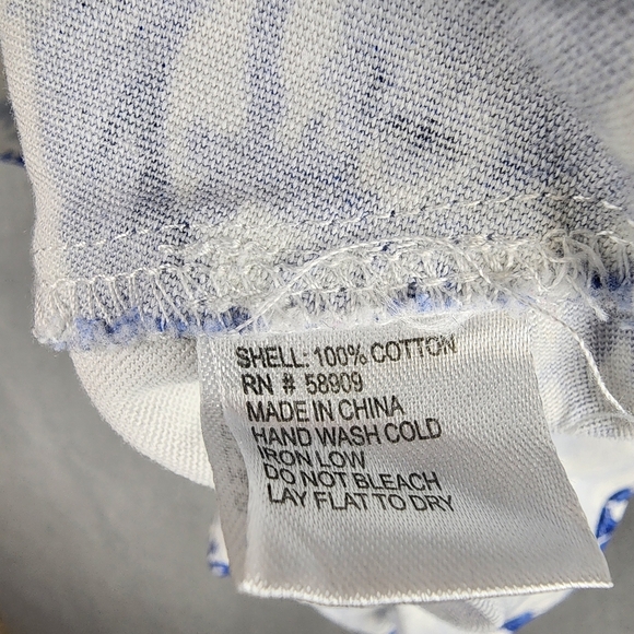 Blue and White Patterned Women's Top Capped Sleeve Gianni Bini Size XS - Picture 5 of 8